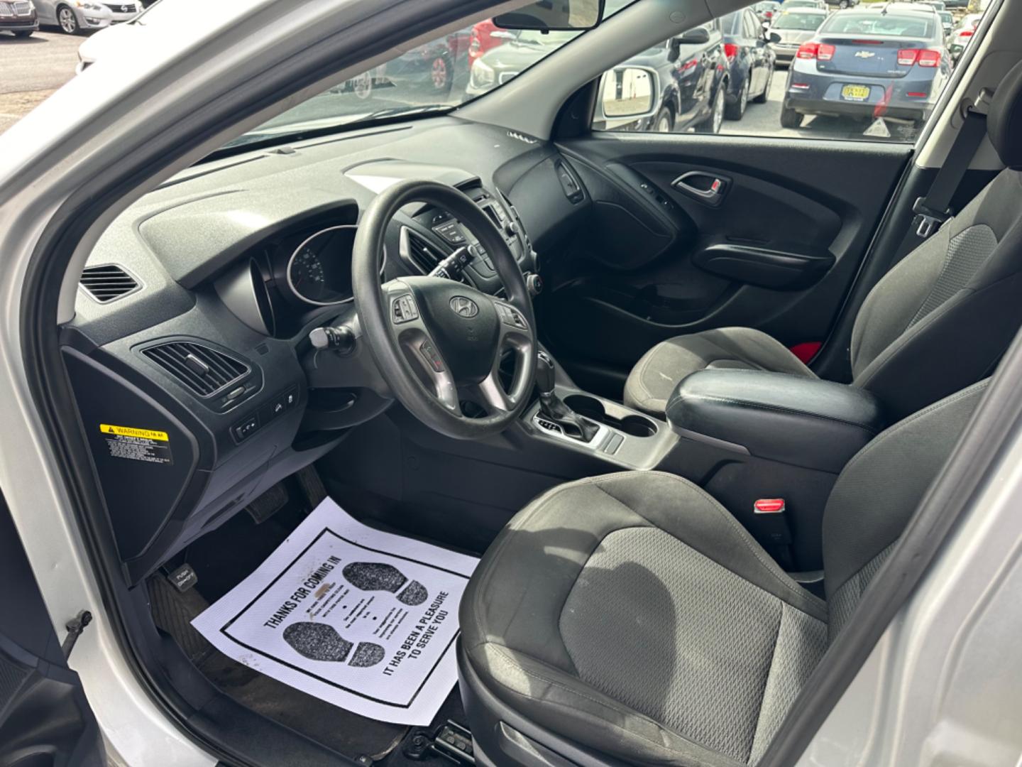 2014 SILVER Hyundai Tucson GL Auto FWD (KM8JT3AF7EU) with an 2.0L L4 DOHC 16V engine, 6-Speed Automatic transmission, located at 1254 Manheim Pike, Lancaster, PA, 17601, (717) 393-9133, 40.062870, -76.323273 - Photo#8